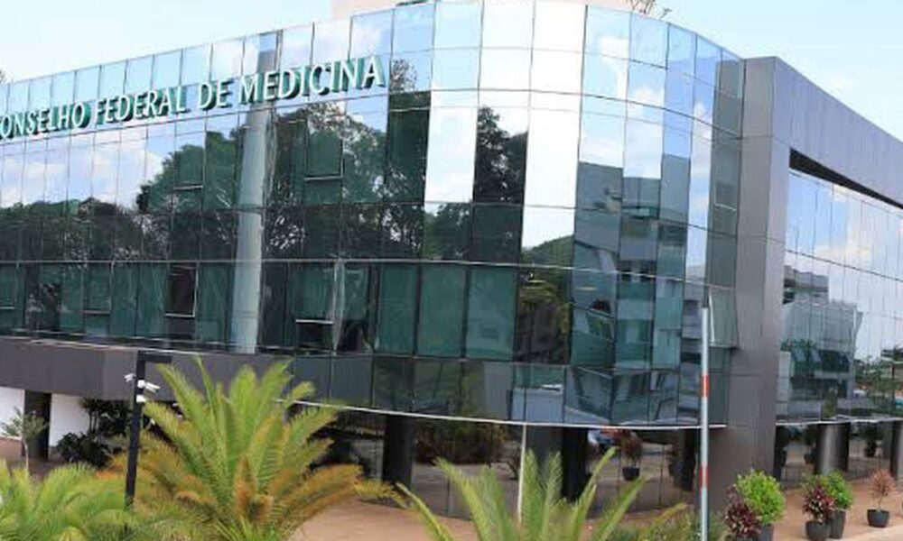 entidades-criticam-cfm-apos-veto-a-terapias-para-jovens-trans