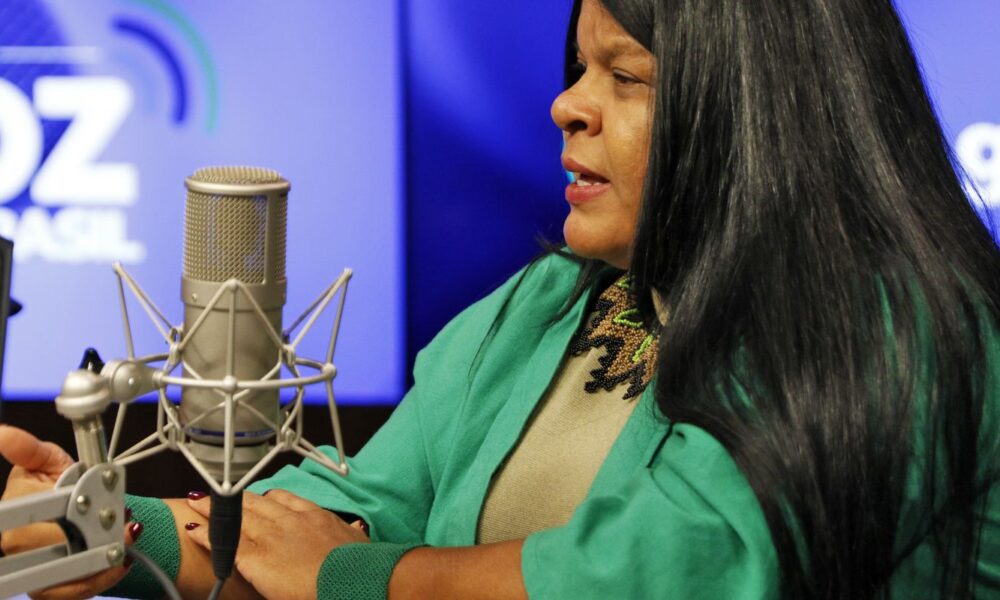 demarcar-territorios-e-luta-continua-dos-povos-indigenas,-diz-ministra