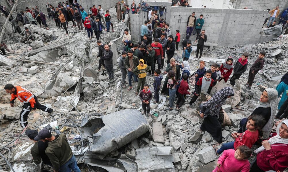 ataques-aereos-israelenses-matam-10-em-escola-com-desabrigados