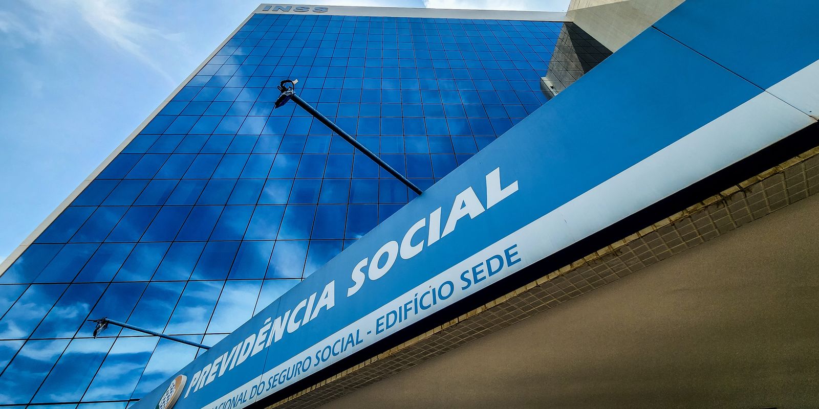 mensagens-falsas-prometem-ressarcimento-de-descontos-a-aposentados