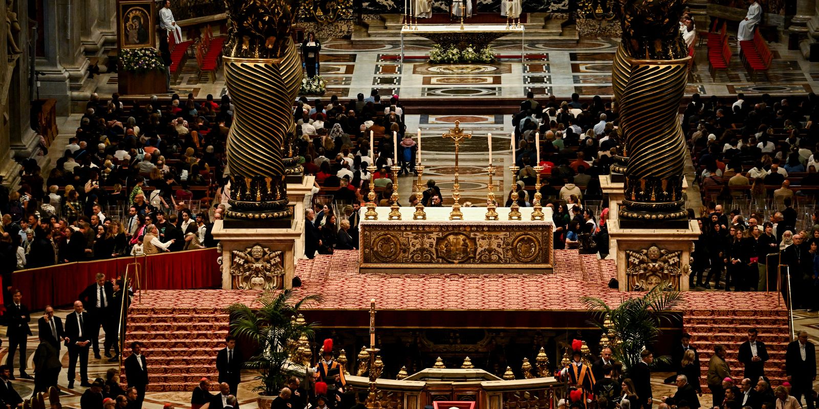 funeral-e-sepultamento-do-papa-francisco-sao-realizados-neste-sabado