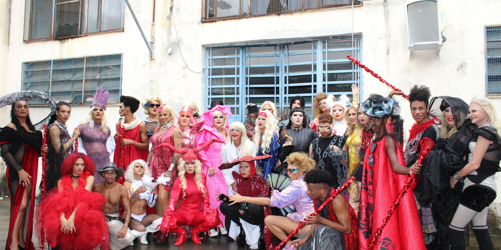 gagacabana:-fas-explicam-histeria-e-gratidao-por-lady-gaga