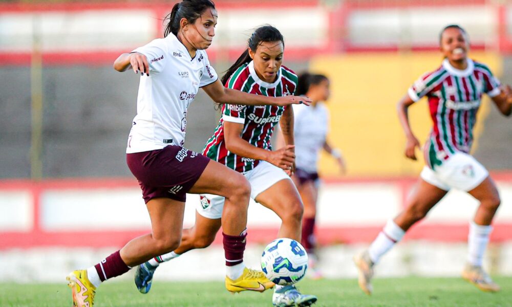 em-jogo-transmitido-pela-tv-brasil,-ferroviaria-e-flu-ficam-no-1-a-1