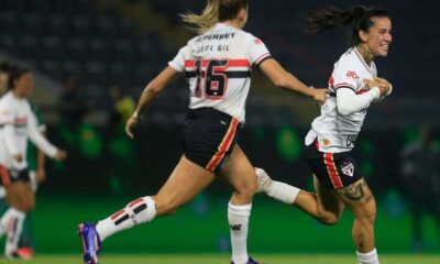 sao-paulo-vence-palmeiras-e-sobe-para-4o-lugar-no-brasileirao-feminino