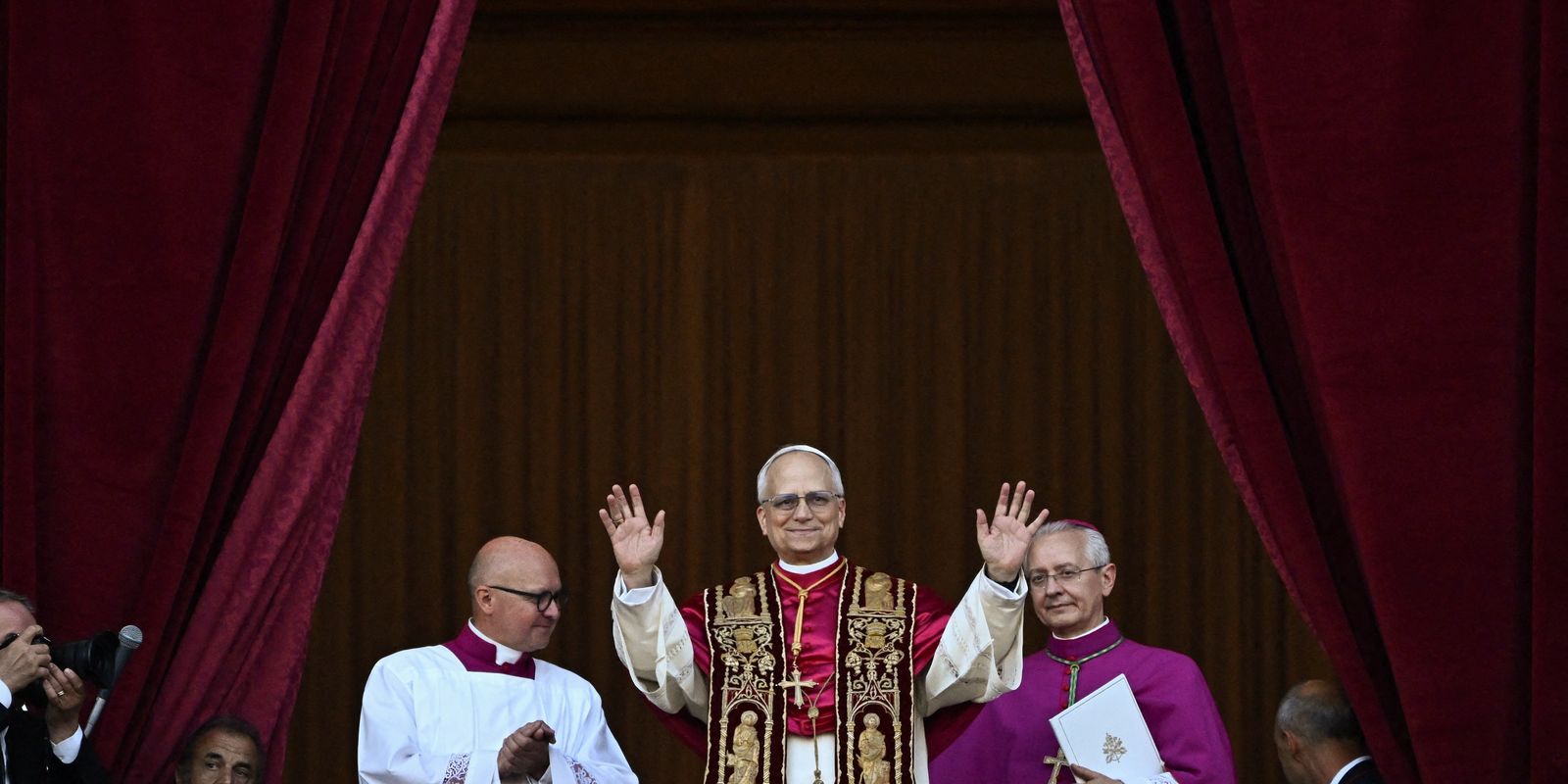 lula-cumprimenta-novo-papa-e-pede-continuidade-do-legado-de-francisco