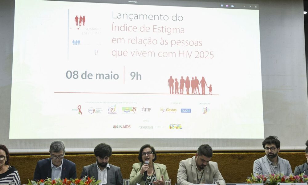 discriminacao-atinge 52,9%-das-pessoas-com-hiv/aids,-mostra-pesquisa
