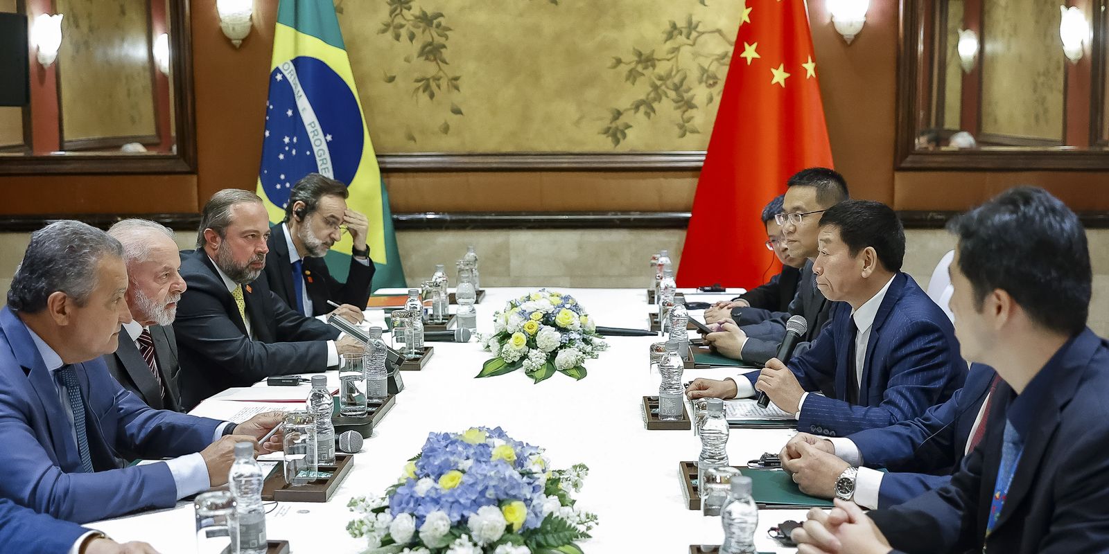 lula-se-reune-com-empresarios-chineses-em-pequim