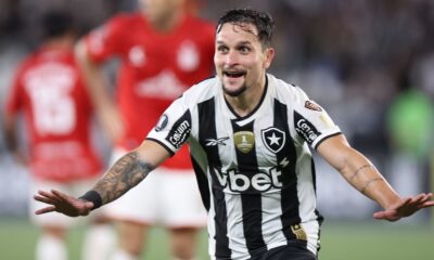 artur-marca-golaco-e-botafogo-vence-estudiantes-na-libertadores