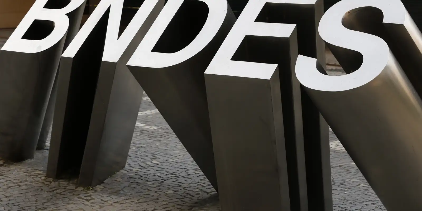 bndes-lucra-r$-5,6-bi-no-primeiro-trimestre-de-2025,-alta-de-7,3%
