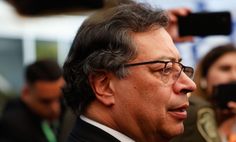 presidente-da-colombia-sugere-greve-geral-apos-acusar-senado-de-fraude