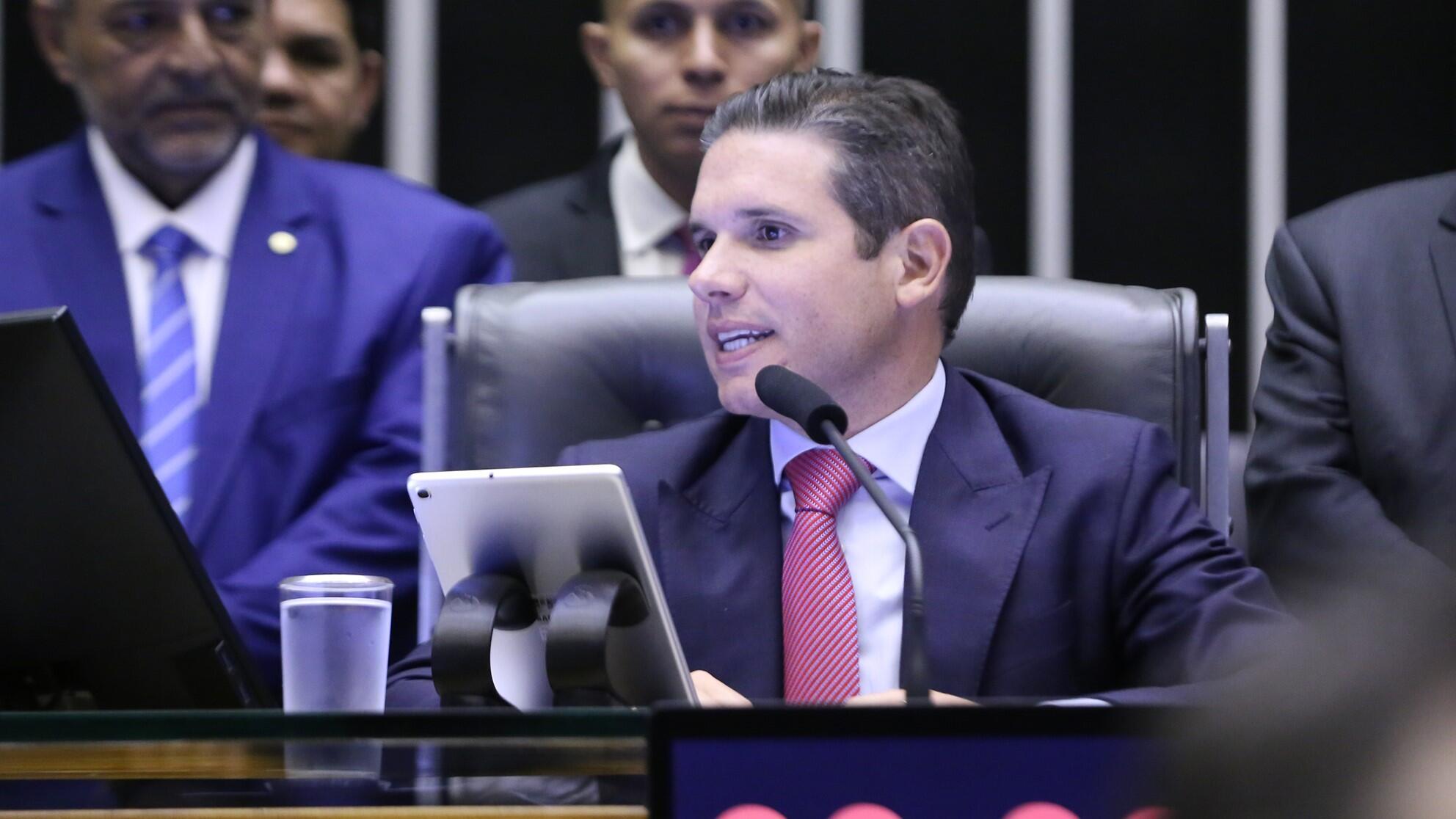 presidente-da-camara-defende-participacao-de-bancos-no-debate-da-isencao-do-ir