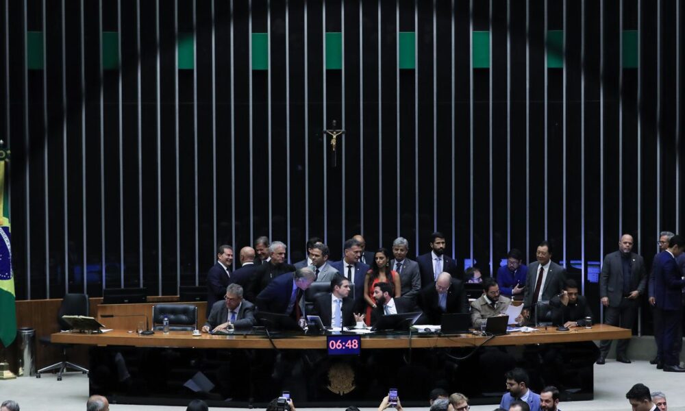 camara-aprova-urgencia-para-pl-que-proibe-desconto-automatico-no-inss