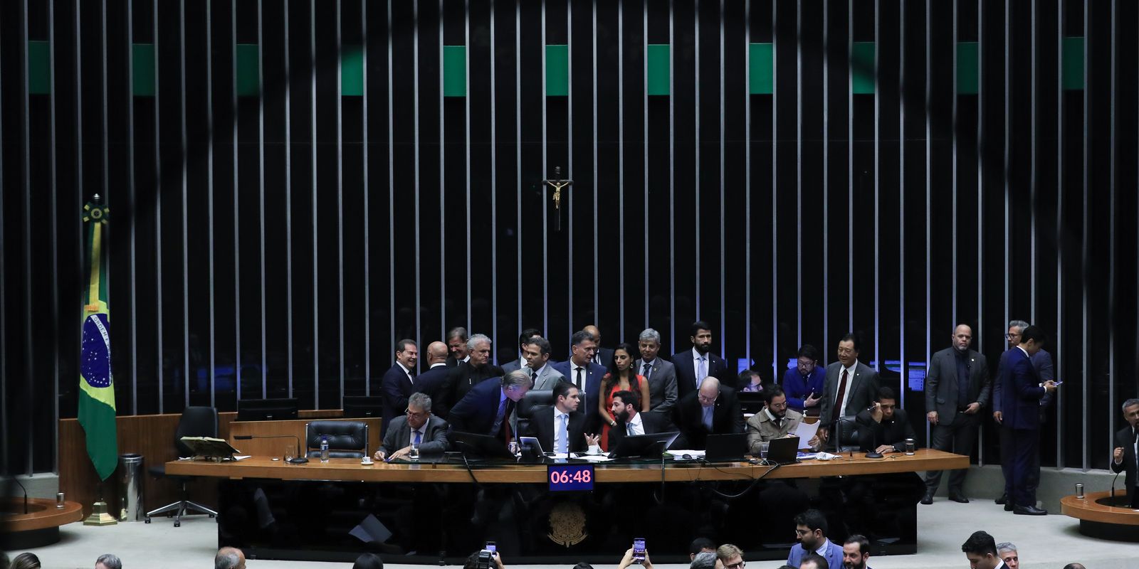 camara-aprova-urgencia-para-pl-que-proibe-desconto-automatico-no-inss