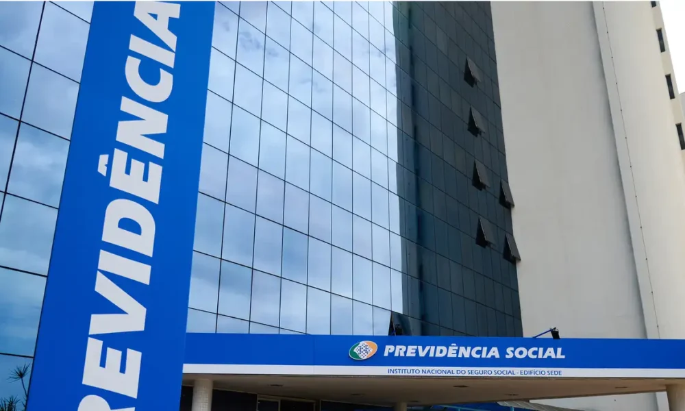 alcolumbre-diz-que-vai-ler-so-em-junho-requerimento-para-criar-cpmi-do-inss