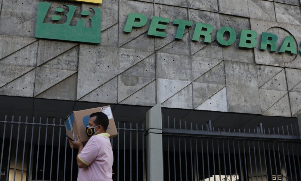 petrobras-assina-acordo-e-reassumira-duas-fabricas-de-fertilizantes