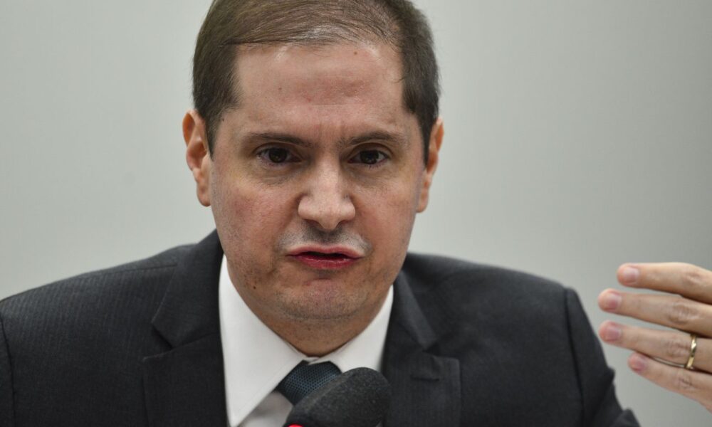 ex-agu-confirma-ao-supremo-consulta-de-bolsonaro-para-reverter-urnas