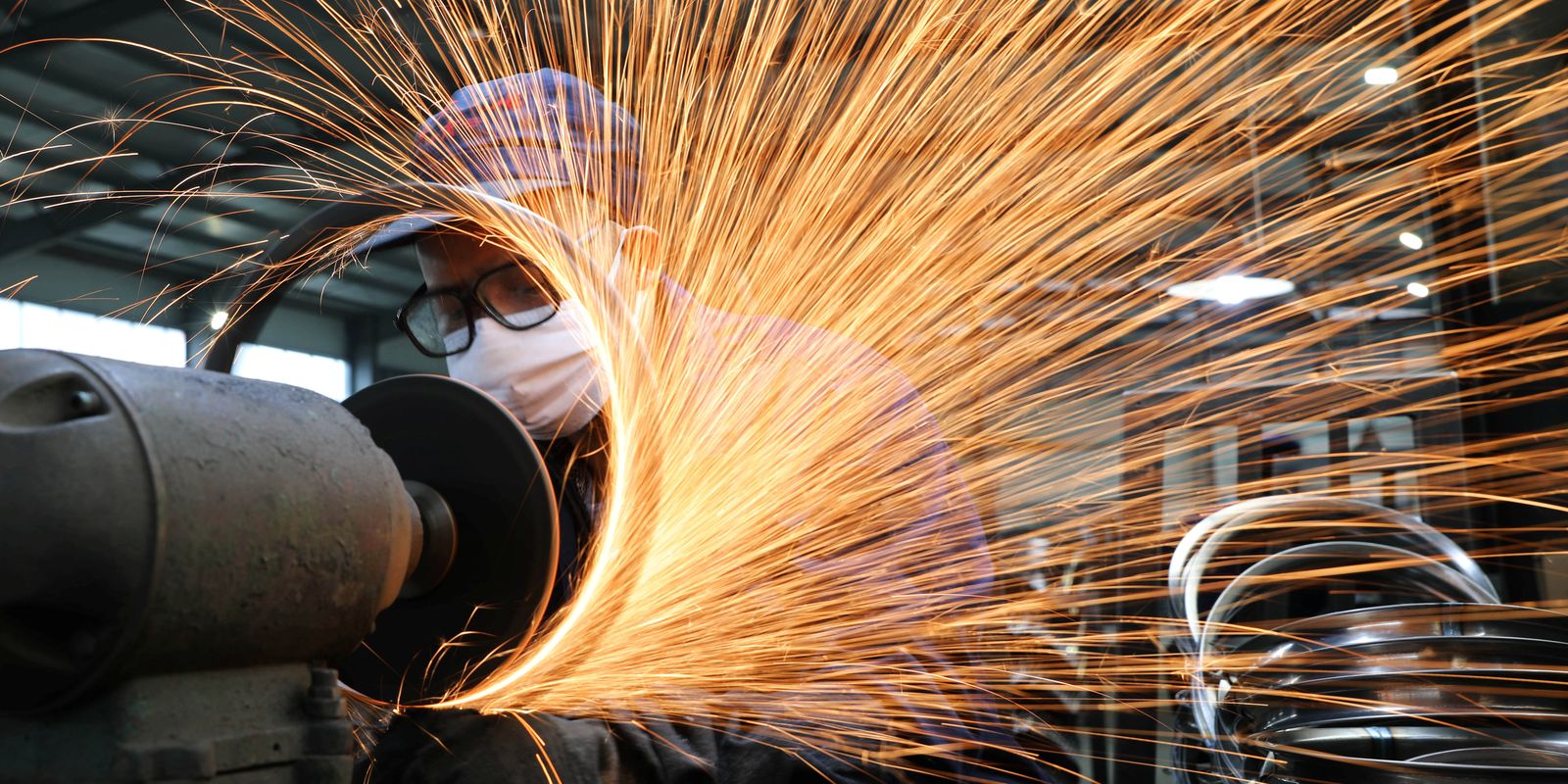 producao-industrial-tem-alta-de-0,1%-de-marco-para-abril