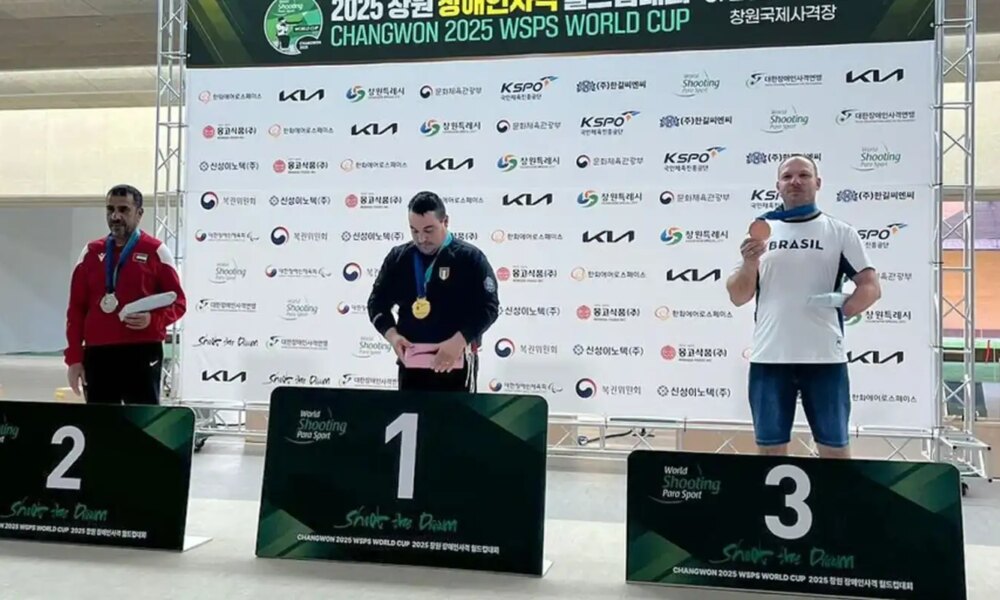 alexandro-basso-fatura-medalha-inedita-para-o-brasil-no-tiro-esportivo