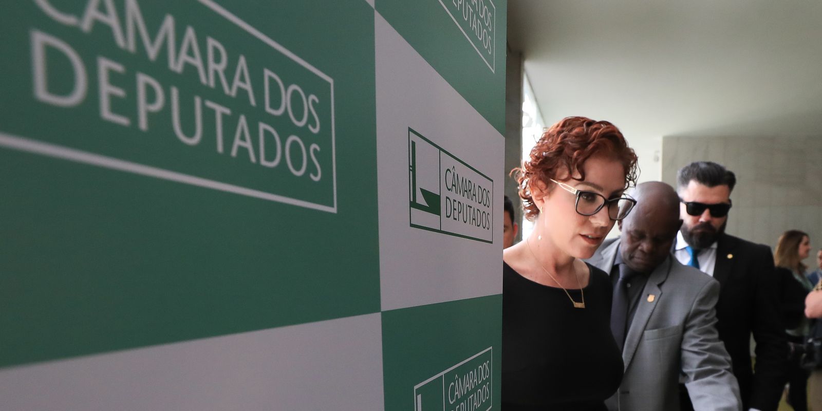 stf-julga-recurso-de-carla-zambelli-para-anular-condenacao