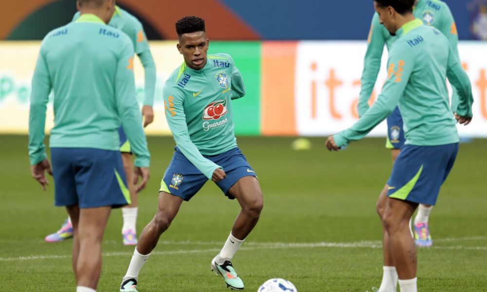 brasil-enfrenta-paraguai-com-transmissao-ao-vivo-pela-radio-nacional