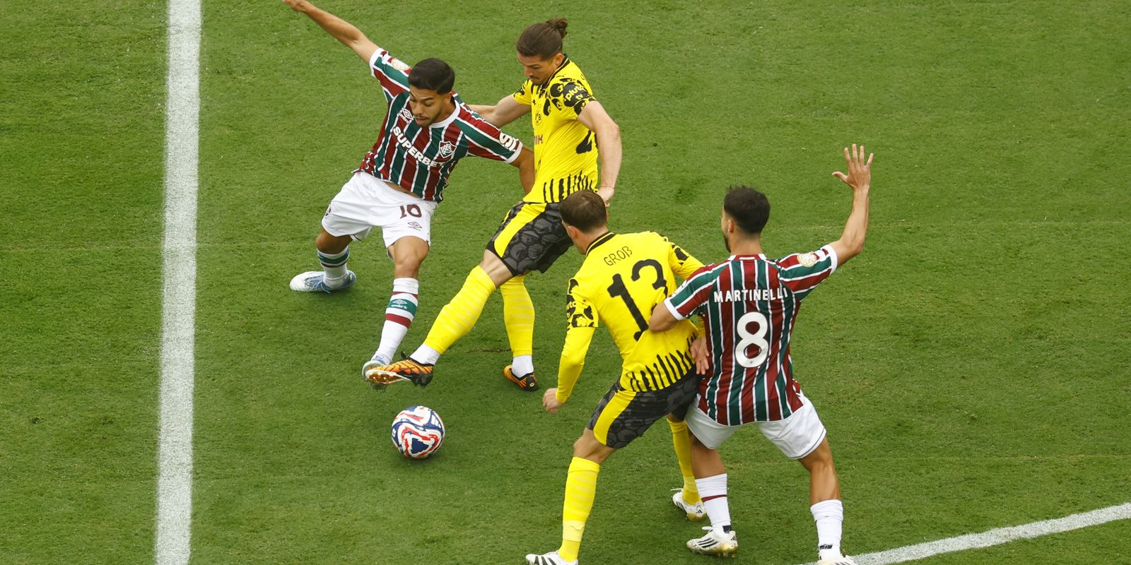 flu-domina-borussia,-mas-fica-no-0-a-0-na-estreia-do-mundial-de-clubes