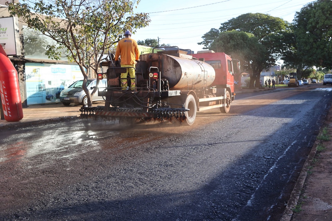 recapeamento-avanca-no-grande-agua-boa-e-ganha-aprovacao-de-moradores-–-portal-prefeitura-de-dourados