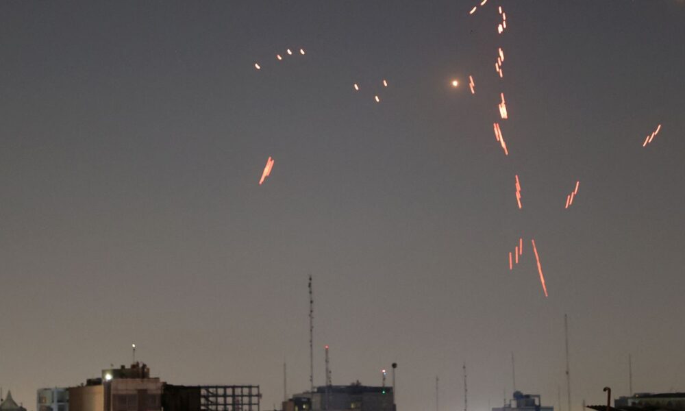 embaixada-comeca-a-identificar-brasileiros-que-querem-deixar-israel