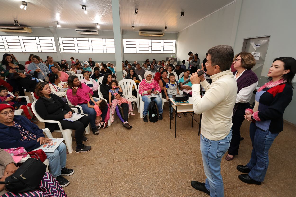 prefeitura-realiza-brecho-solidario-com-quase-2-mil-pecas-no-cras-do-joquei-clube-–-portal-prefeitura-de-dourados
