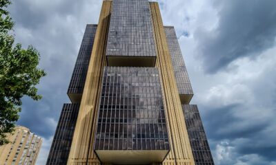 juros-do-cartao-de-credito-sobem-a-449,9%-ao-ano