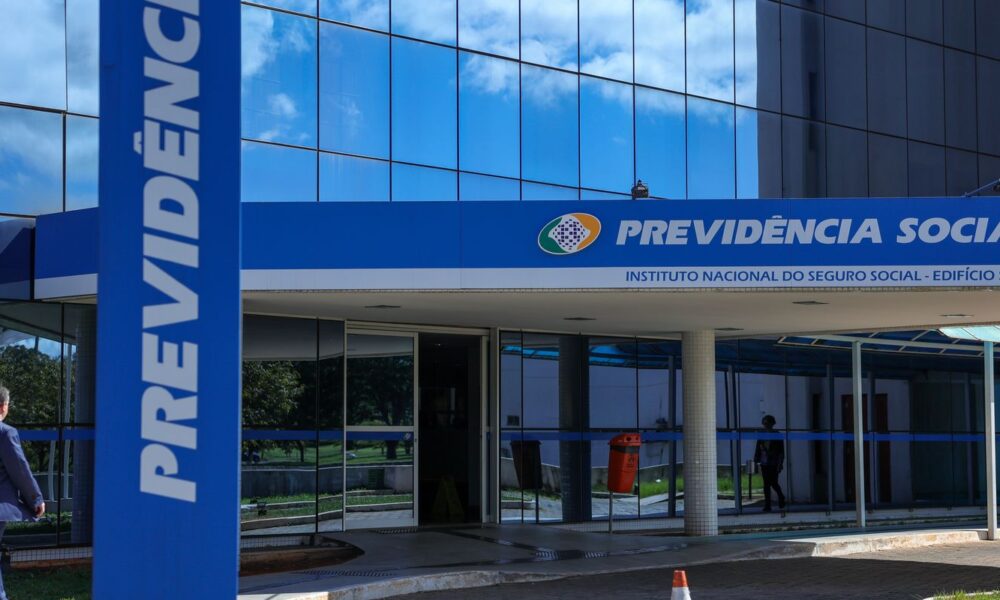 agu-pede-homologacao-de-acordo-para-inss-devolver-descontos-ilegais