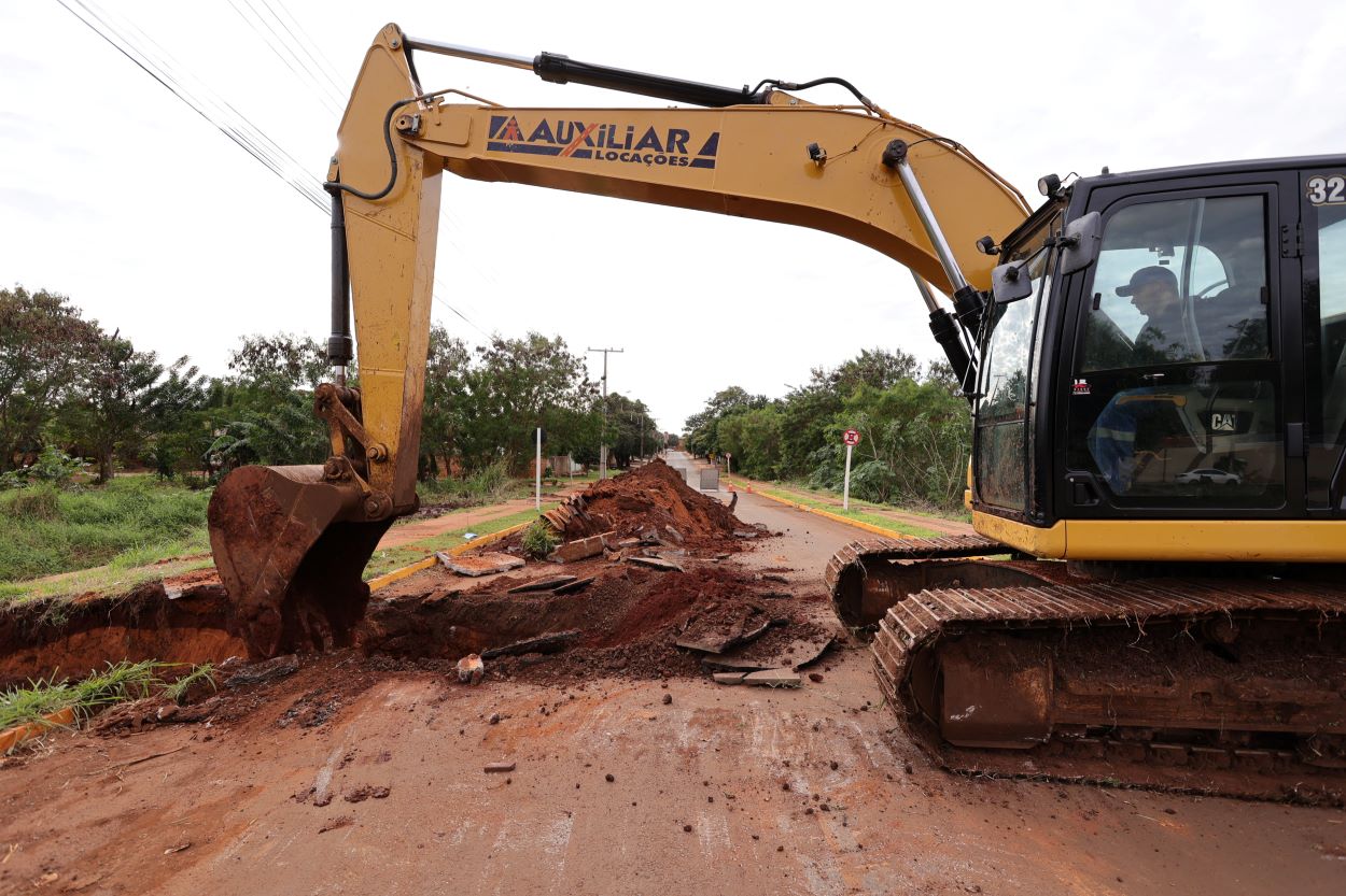 prefeitura-inicia-obra-preventiva-em-ponte-entre-canaa-iv-e-parque-das-nacoes-ii-–-portal-prefeitura-de-dourados