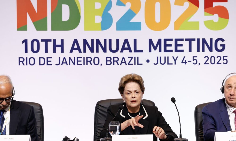 ninguem-quer-assumir-lugar-dos-estados-unidos,-diz-dilma-rousseff