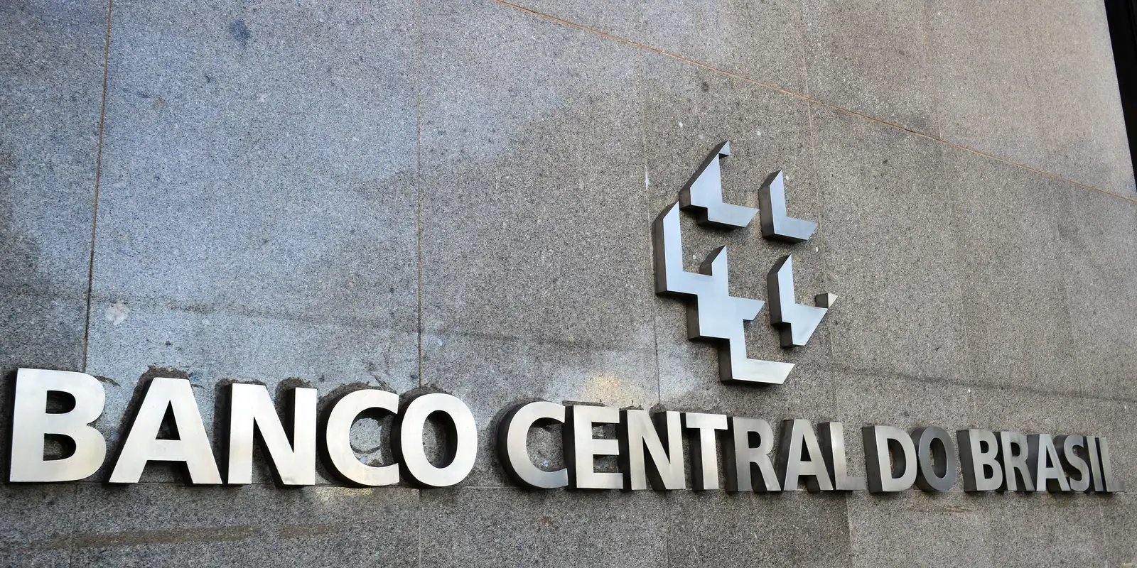banco-central-suspende-mais-tres-instituicoes-financeiras-do-pix