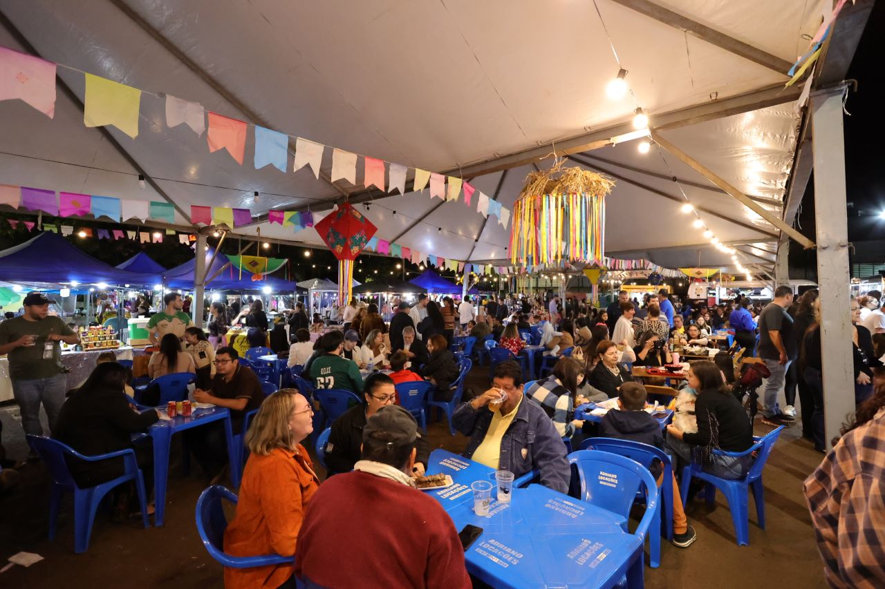 prefeitura-inova-e-feira-do-parque-dos-ipes-vira-referencia-gastronomica-–-portal-prefeitura-de-dourados
