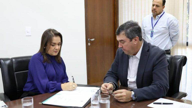 agenda-dos-poderes:-semana-politica-comeca-com-encontro-de-riedel-e-adriane-na-prefeitura