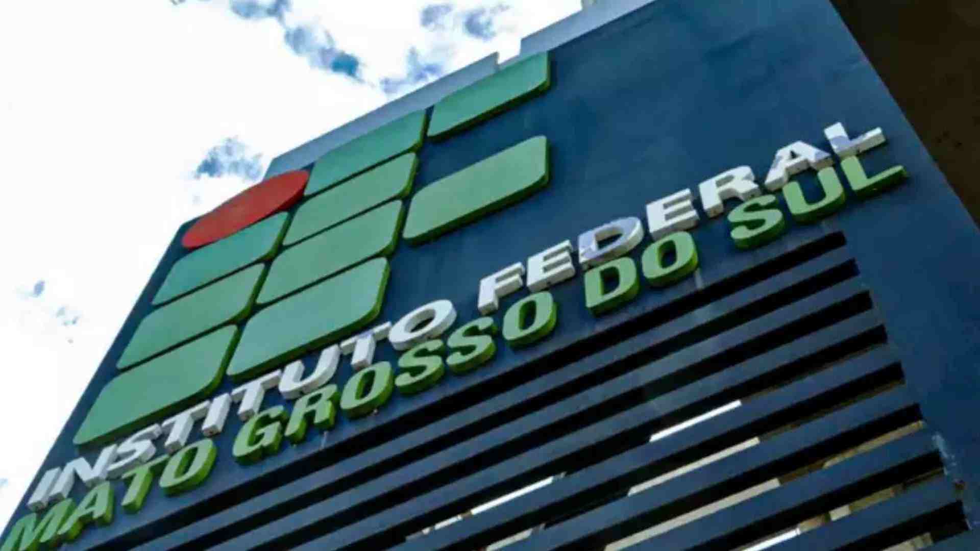 com-salario-de-ate-r$-9-mil,-ifms-abre-vagas-para-professor-substituto-em-jardim