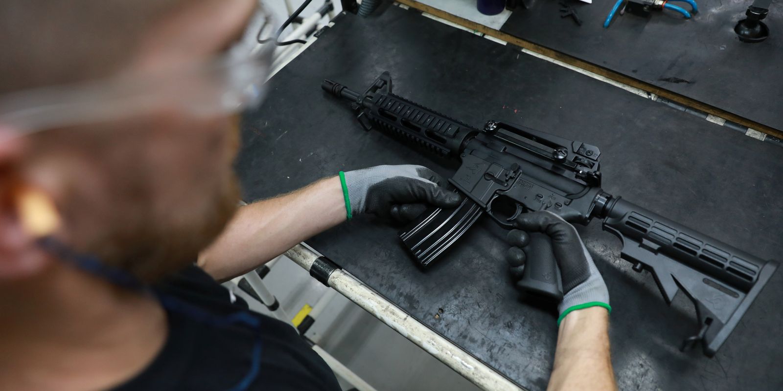 pm-do-rio-apreende-fuzis-e-granadas-em-acao-contra-o-crime-organizado