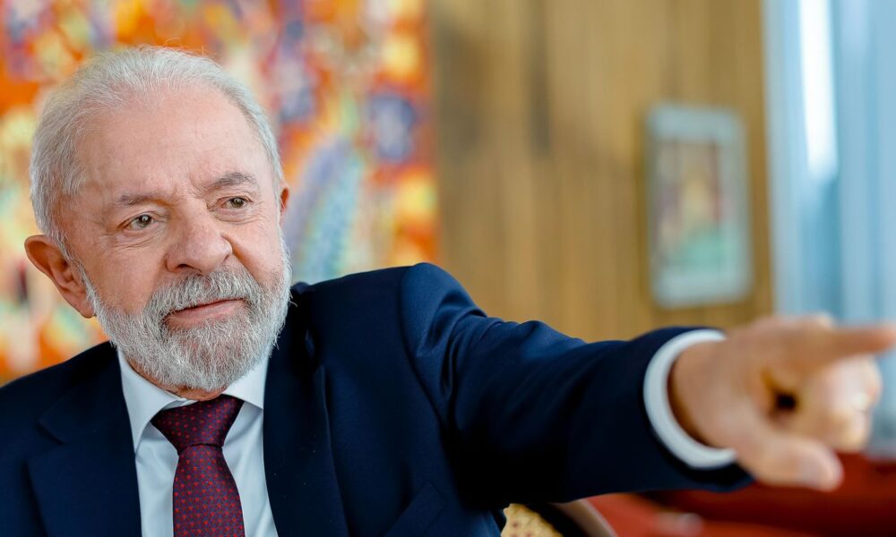 lula-manifesta-solidariedade-a-ministros-do-stf-apos-sancoes-dos-eua