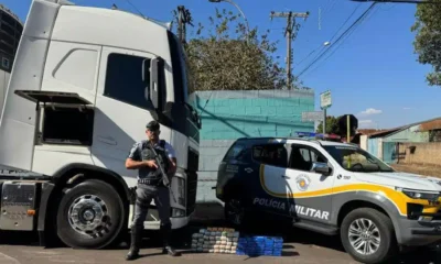 caminhao-com-placas-de-campo-grande-e-apreendido-com-carga-de-haxixe-e-cocaina-em-sp