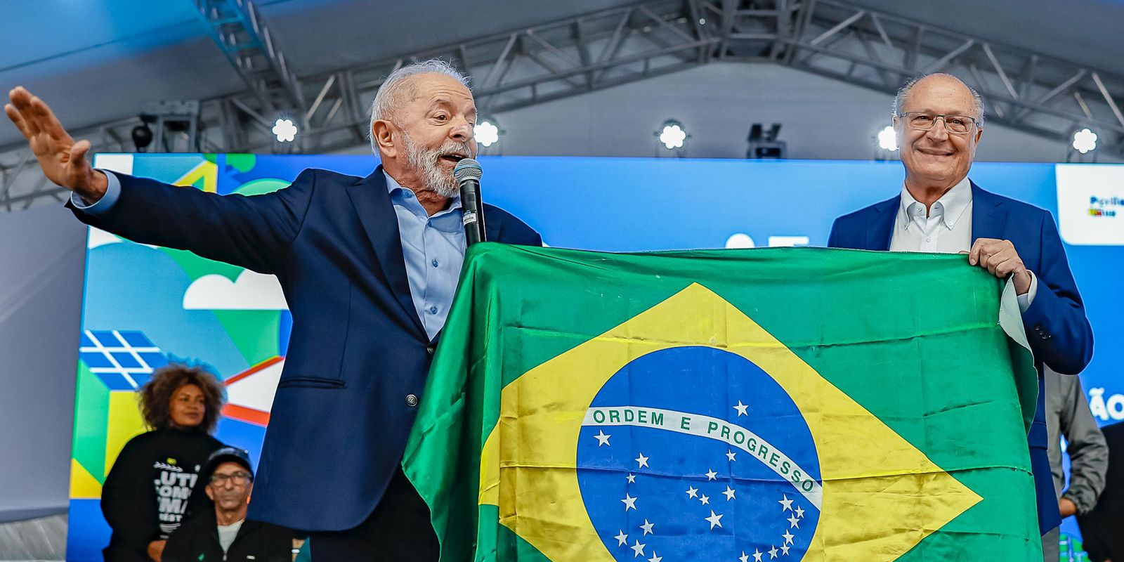 lula-chama-trump-“para-conversar”-e-reafirma-que-brasil-tenta-negociar