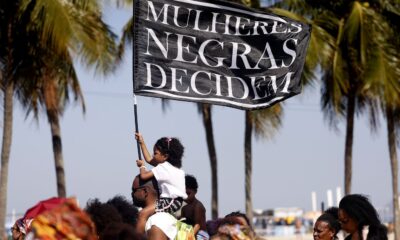 mulheres-negras-promovem-ato-politico-por-justica-social-em-copacabana