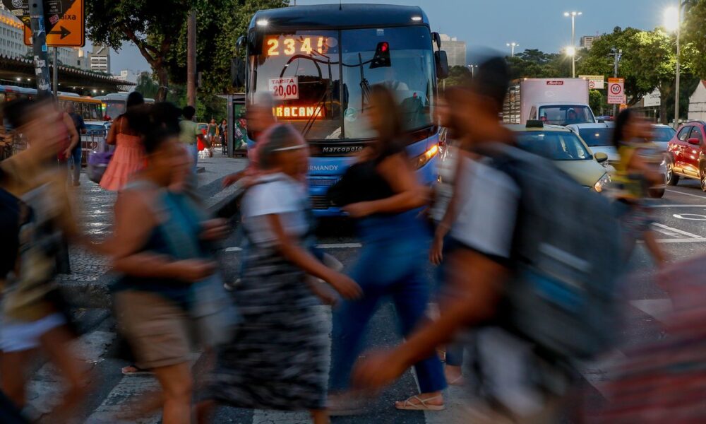 ibge-vai-ajustar-dados-passados-de-desemprego;-entenda-o-porque