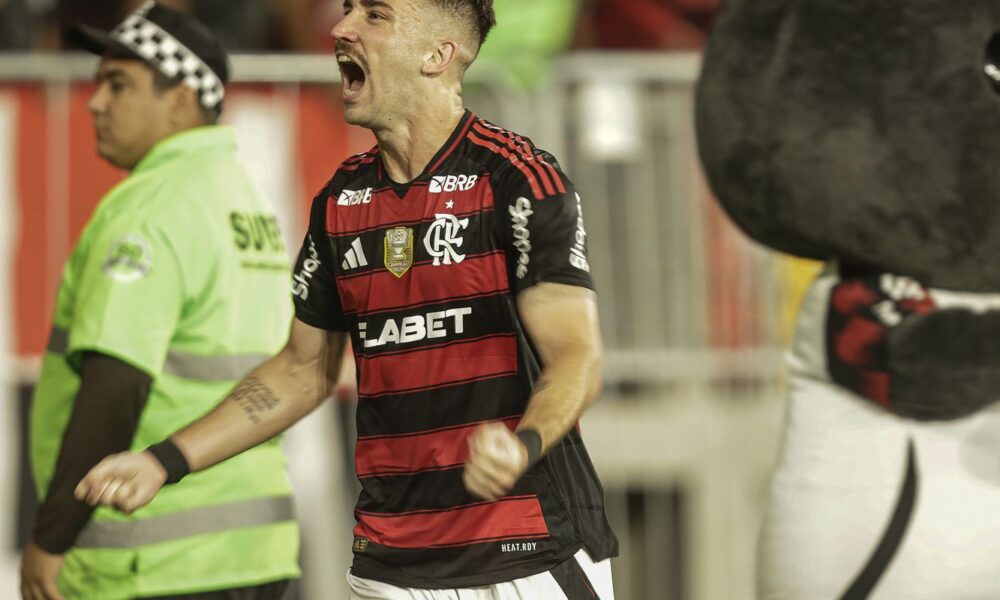 flamengo-vence-o-galo-e-e-o-novo-lider-do-campeonato-brasileiro