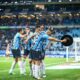 gremio-vence-o-fortaleza-com-2-gols-e-reage-no-brasileirao