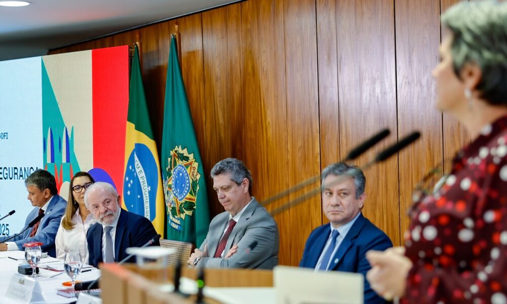 combate-a-fome-precisa-de-sensibilidade-e-politica-de-estado,-diz-lula