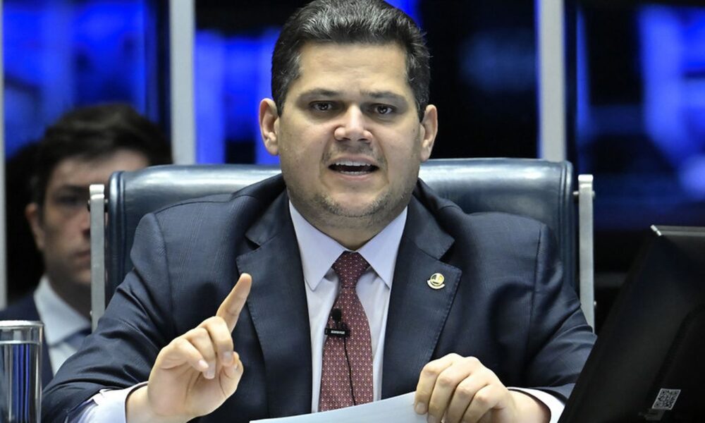com-plenario-obstruido,-senado-tera-sessao-remota,-diz-alcolumbre