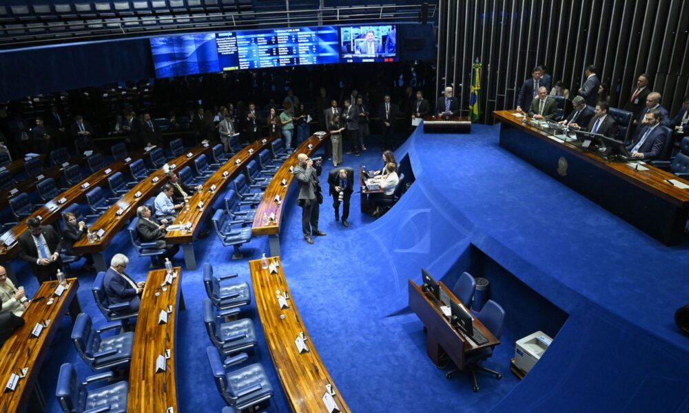 senado-aprova-isencao-de-ir-para-quem-ganha-ate-dois-salarios-minimos