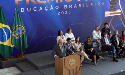 evasao-escolar-e-questao-de-estado,-diz-lula-na-entrega-do-premio-mec