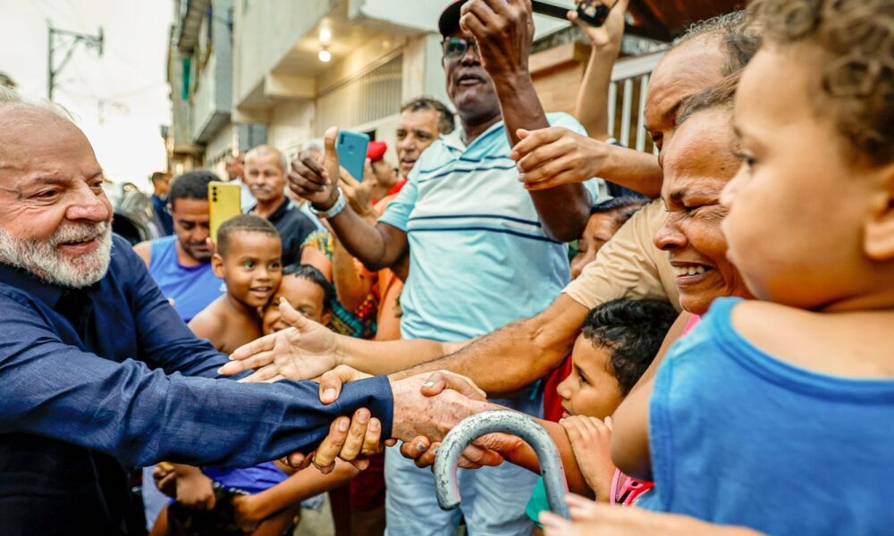 lula-entrega-599-titulos-de-terra-em-antiga-area-de-palafitas-em-pe 