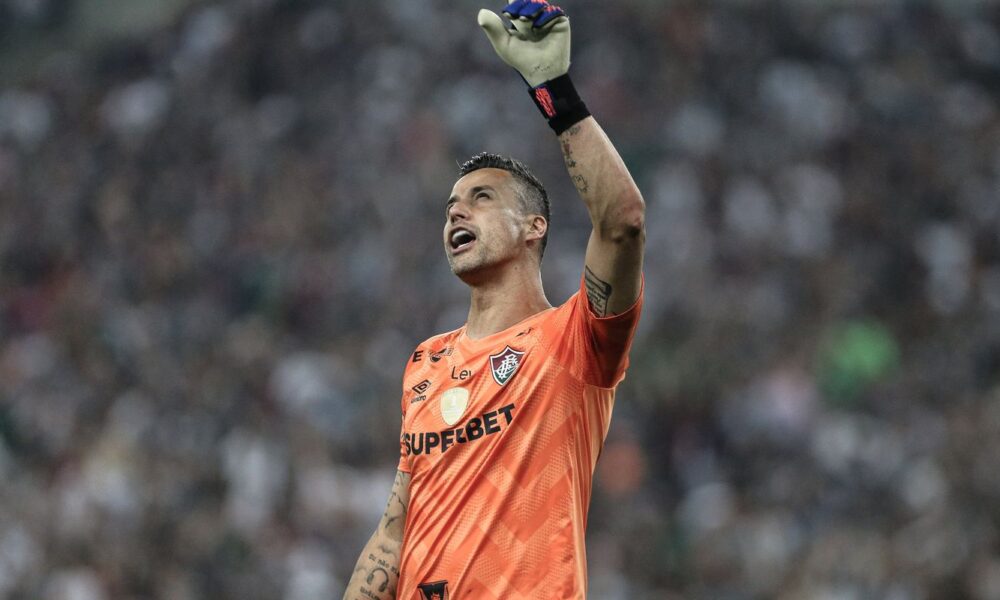 fabio-vira-jogador-com-mais-partidas-disputadas-no-futebol-mundial